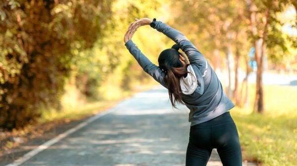 Come rimettersi in forma dopo le Feste: 10 consigli per perdere peso e dimagrire senza diete ferree