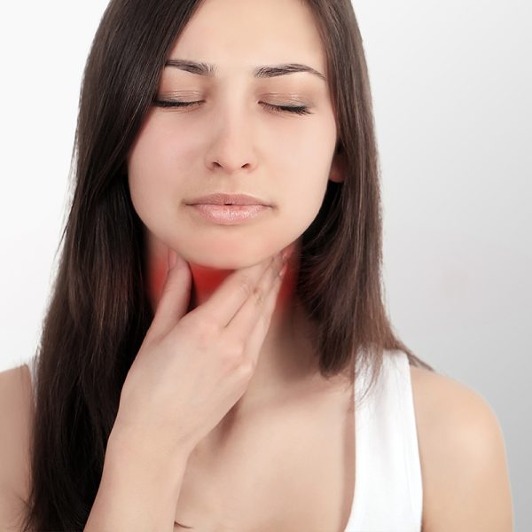 Mal di gola? Ecco come combatterlo con l’aiuto di rimedi naturali